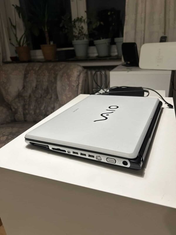 Sony Vaio Vgn FE28H Notebook Laptop Windows 7